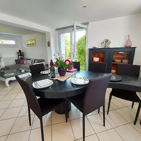 Maison Avec Jardin, 4 Chambres, Proche Laval, Ideale Pour Familles Et Sejours Professionnels - Fr-1-600-101 *