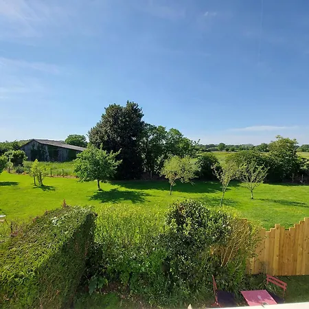 Maison Avec Jardin, 4 Chambres, Proche Laval, Ideale Pour Familles Et Sejours Professionnels - Fr-1-600-101 * Courbeveille